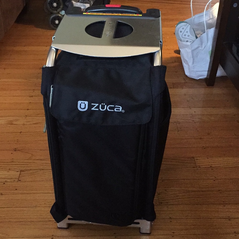 Zuca Pro case + free small Mac brush canister